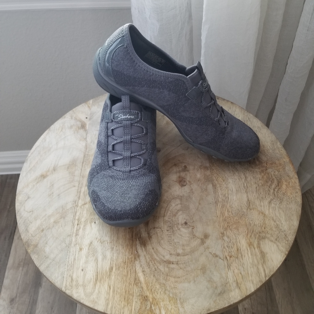 Sketchers sneakers